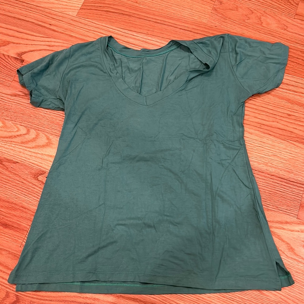 Casual green tee